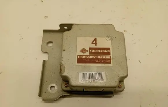 Nissan X-Trail T30 Torque split ecu control unit/module 41650EQ070 17318285 A68000U06
