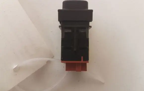 Citroen C4 I Picasso Fuel tank opening switch 96530658XT
