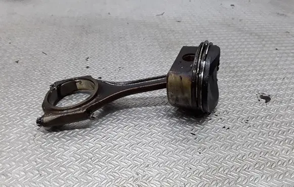 Audi A6 S6 C6 4F Piston with connecting rod