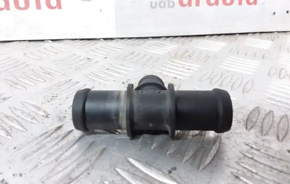 Volkswagen Golf V Engine coolant pipe/hose