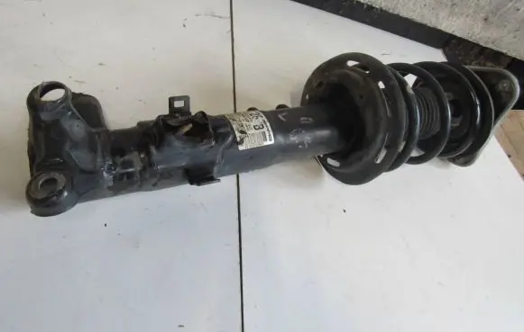 Mercedes-Benz CLS C218 X218 Front shock absorber/damper A2183232800