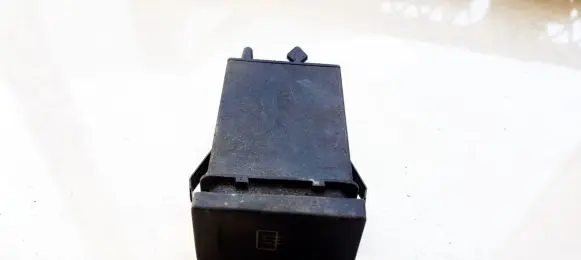 Volkswagen PASSAT B5 Windscreen/window heater switch 3b0959621e