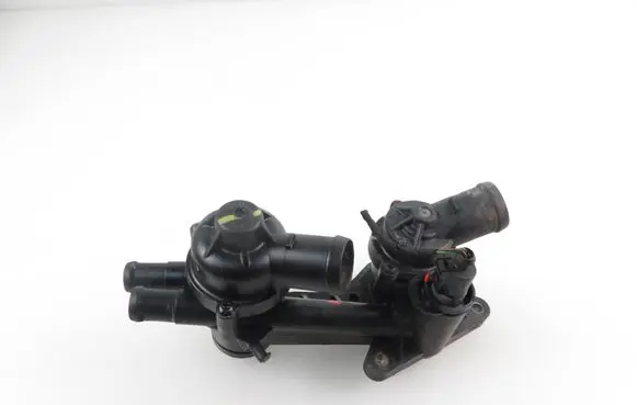 Volkswagen PASSAT B6 Thermostat/thermostat housing 03C121121C 03C121118C