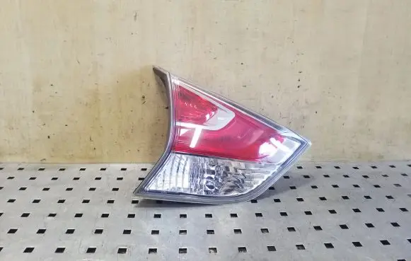 Nissan X-Trail T32 Tailgate rear/tail lights 22617939