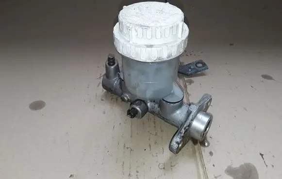Mitsubishi Pajero Sport I Master brake cylinder NOCODE