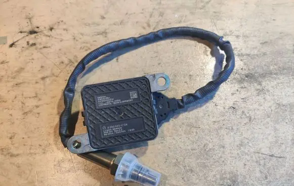 Mercedes-Benz E W213 Lambda probe sensor A0009054704