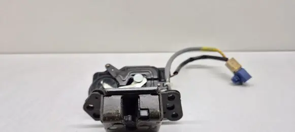 Toyota Corolla Verso E121 Tailgate/trunk/boot lock/catch/latch 
