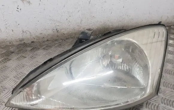 Ford Focus Headlight/headlamp 205676Z