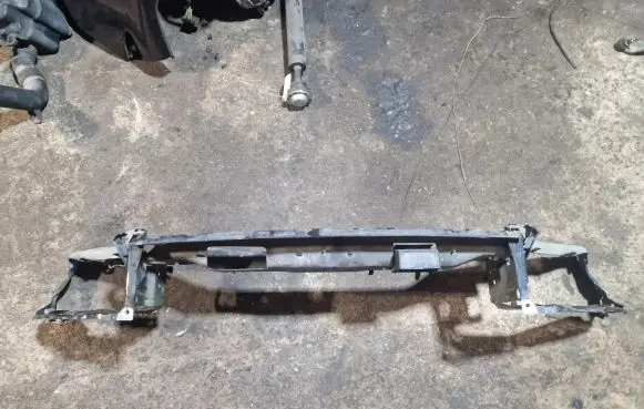Volvo V50 Top upper radiator support slam panel