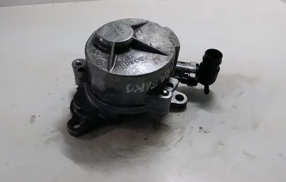 Renault Trafic II (X83) Vacuum pump 934654A