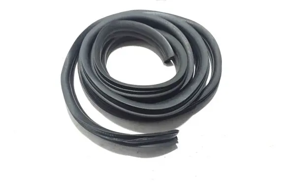Renault Trafic II (X83) Rubber seal sliding door (on door) 7701068968