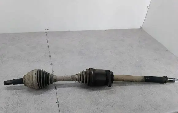 Nissan Qashqai+2 Front driveshaft 