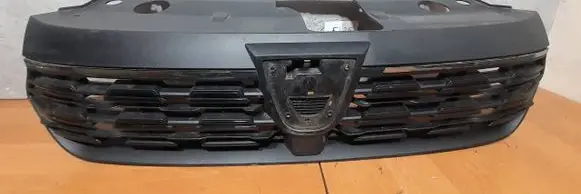 Dacia Sandero III Front grill 623105350R 623108459R
