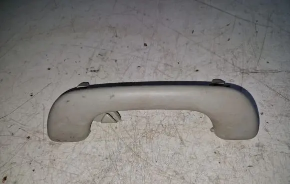 Nissan Qashqai Rear interior roof grab handle 8200003209