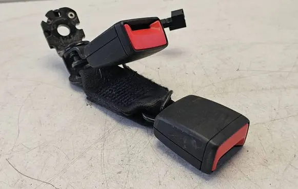 Audi A4 S4 B9 Middle seatbelt buckle (rear) 8W0857739D 34211418