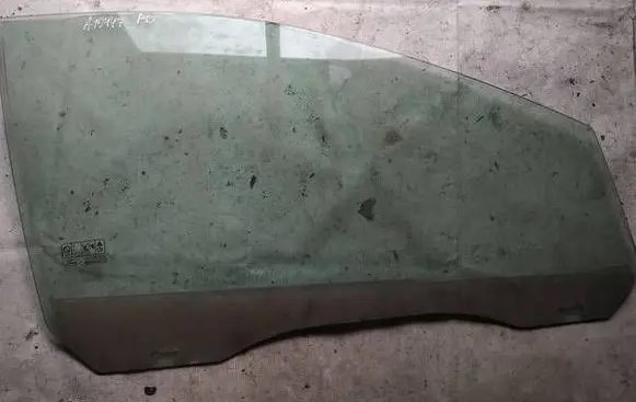 Ford Focus Front door window glass four-door as2