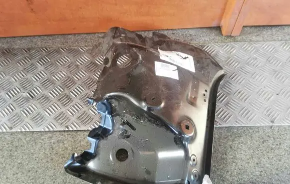 Skoda Kamiq Radiator support slam panel bracket 658813320