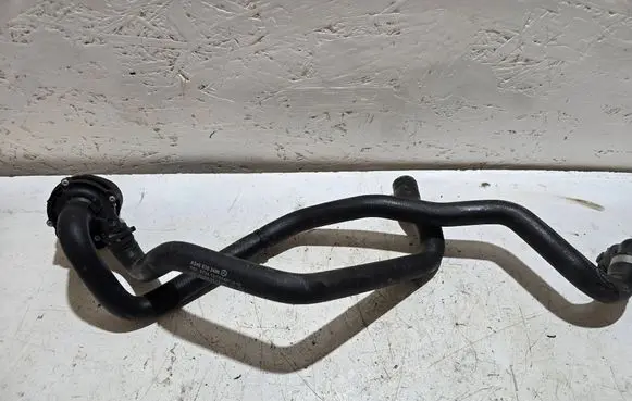 Engine coolant pipe/hose