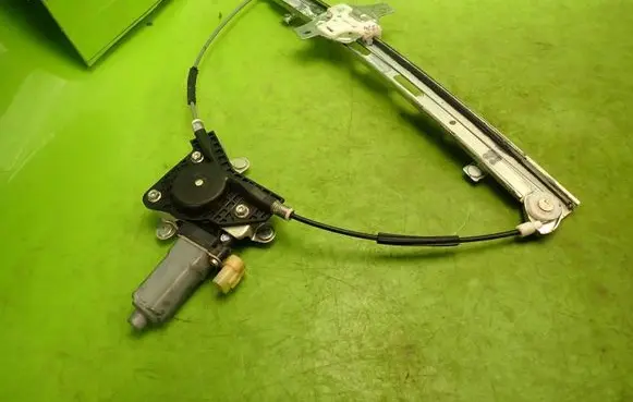 Hyundai i10 Front door window regulator with motor 824020X010