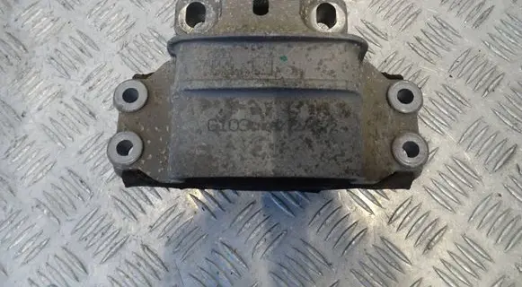 Audi Q3 8U Engine mount vacuum valve 8U0199555