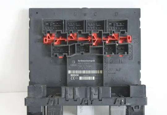 Volkswagen PASSAT B6 Central body control module 3C8937049D