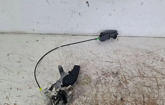Peugeot 107 Rear door lock