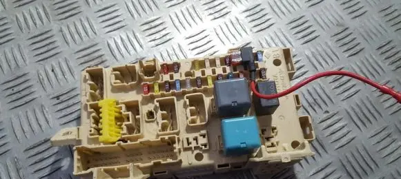 Toyota Avensis T250 Fuse box set 5481734690 82641-05030a