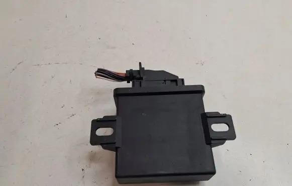 Audi A3 S3 A3 Sportback 8P Hazard warning light relay 5Q0907357