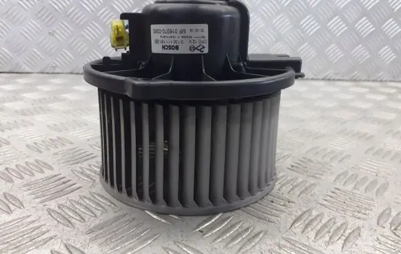 Mitsubishi Carisma Front door blower motor MF016070-0260