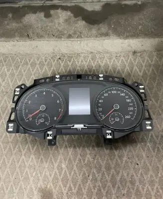 Volkswagen Golf VII Speedometer (instrument cluster) 5G0920860