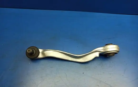Audi A6 S6 C5 4B Front lower control arm/wishbone 850029543 4D0407510B TOPSPARES