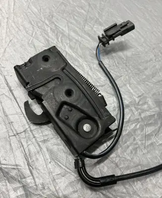 Volvo S60 Engine bonnet/hood lock/catch 314688245