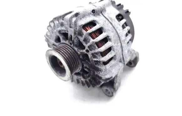 BMW 1 E81 E87 Generator/alternator 7802261