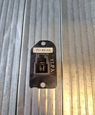 Hyundai Trajet Heater blower motor/fan resistor F0REAR