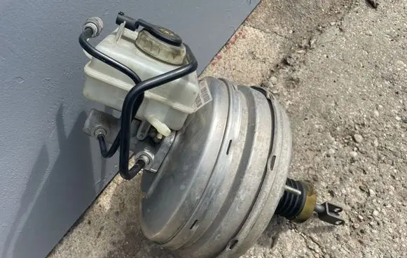 BMW 5 E60 E61 Brake booster 32067179D