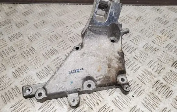 Mercedes-Benz S W221 Engine mounting bracket A2782236104