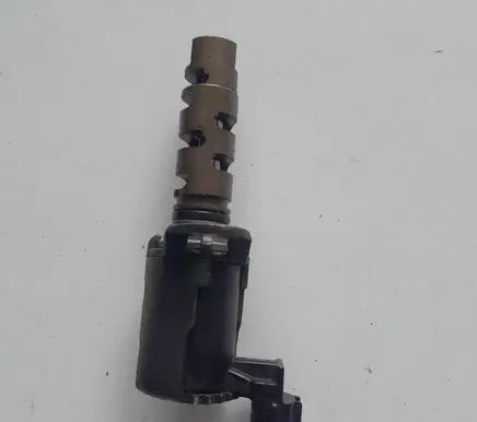 Toyota Corolla E120 E130 Camshaft vanos timing valve 15330 1533022030 A04E0720601