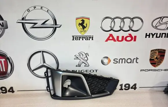 Audi A4 S4 B9 8W Front bumper lower grill 8W0807681BA