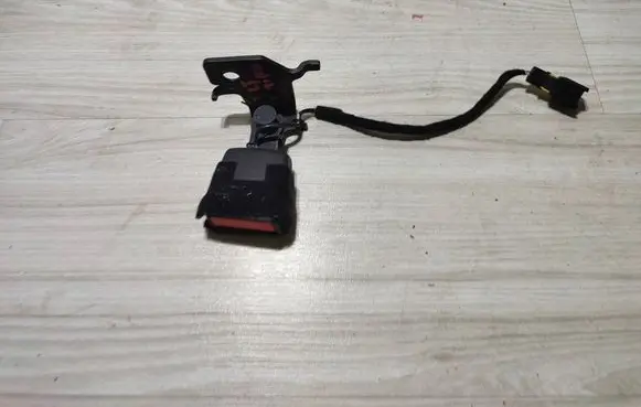Fiat Tipo Rear seatbelt buckle 123873126