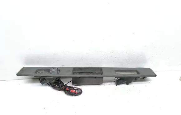 Volvo XC90 Trunk door license plate light bar 30753072