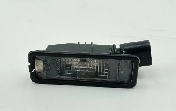 Volkswagen Golf VI Number plate light 1K8943021