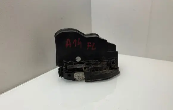 BMW 5 E60 E61 Front door lock 7202143 A053702