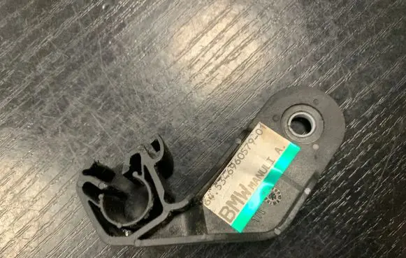 BMW 1 E81 E87 Other engine bay part 6960579