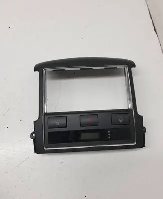 Radio/GPS head unit trim