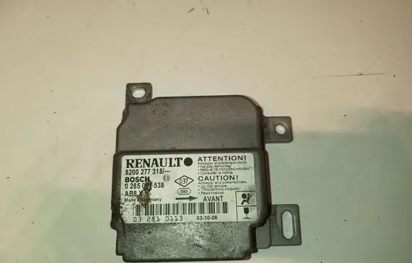 Renault Clio II Airbag control unit/module 8200277318 0285001538 032810113