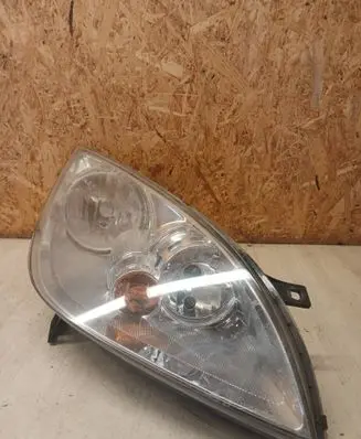 Mitsubishi Colt Headlight/headlamp MR957354 0301208202