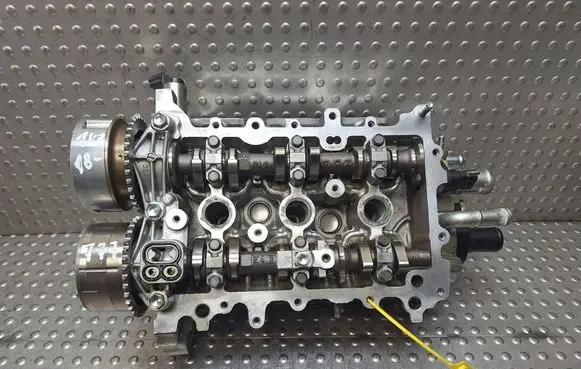 Toyota Aygo AB40 Engine head S27730810