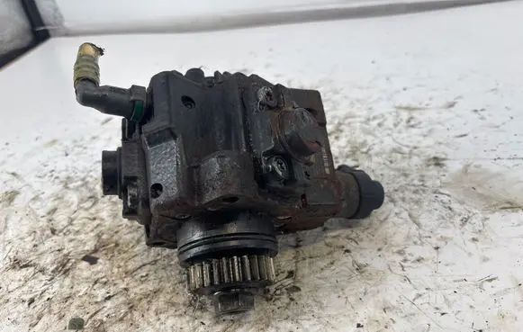 Renault Trafic III (X82) Fuel injection high pressure pump 8200912103 1559668 0445010234