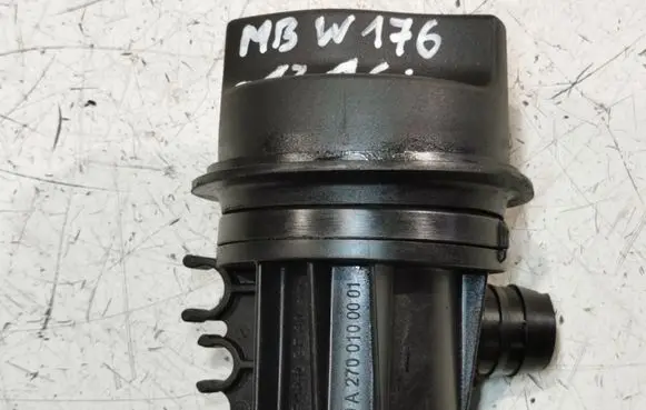 Mercedes-Benz A W176 Oil fill pipe A2700100001