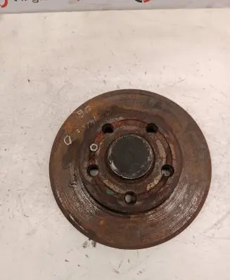 Volkswagen Polo IV 9N3 Rear wheel hub